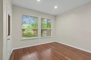 142 W Burberry Cir, The Woodlands, TX 77384 - Photo 16