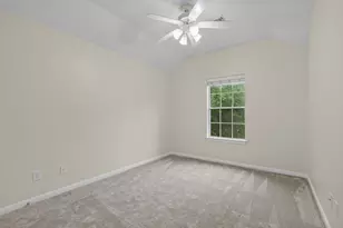 142 W Burberry Cir, The Woodlands, TX 77384 - Photo 34