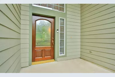142 W Burberry Circle, The Woodlands, TX 77384 - Photo 4