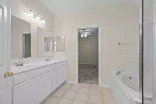 142 W Burberry Cir, The Woodlands, TX 77384 - Photo 30