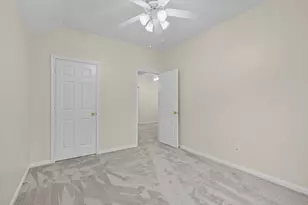 142 W Burberry Cir, The Woodlands, TX 77384 - Photo 34