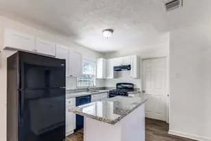 8702 Josie St, Houston, TX 77029 - Photo 10