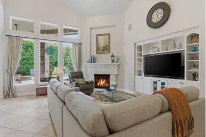 39 E Green Pastures Circle, The Woodlands, TX 77382 - Photo 14