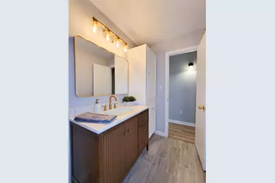 10 April Point Drive S, Conroe, TX 77356 - Photo 20