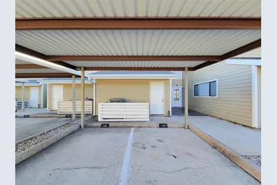 10 April Point Drive S, Conroe, TX 77356 - Photo 2