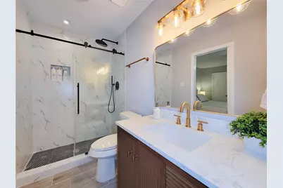 10 April Point Drive S, Conroe, TX 77356 - Photo 16