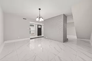 7739 Antoine Dr, Houston, TX 77088 - Photo 10