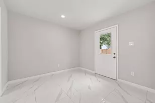 7739 Antoine Dr, Houston, TX 77088 - Photo 12
