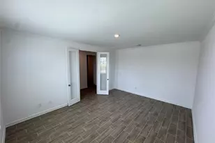 118 Lancaster Ct, Dayton, TX 77535 - Photo 2