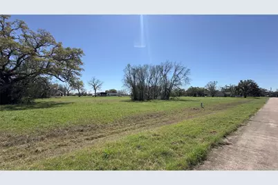 743 Rancho Chico Court, Angleton, TX 77515 - Photo 4