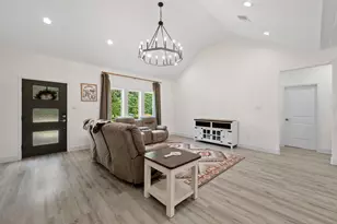 144 S Village Cove Loop, Livingston, TX 77351 - Photo 4