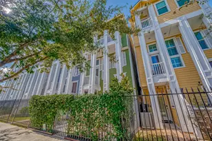 2411 Lawrence St, Houston, TX 77008 - Photo 2