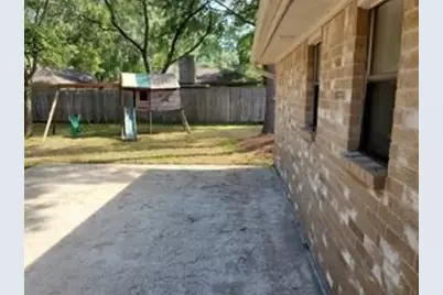 4051 Sherwood Street E, Houston, TX 77339 - Photo 14