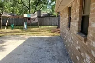 4051 Sherwood Street E, Houston, TX 77339 - Photo 14