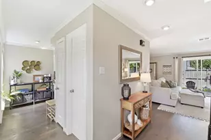 731 Worthshire St, Houston, TX 77008 - Photo 10