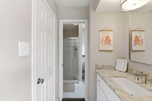 731 Worthshire St, Houston, TX 77008 - Photo 26