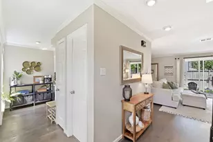 731 Worthshire St, Houston, TX 77008 - Photo 10