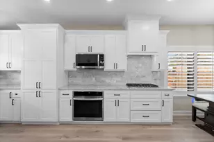 28814 Holly Hill Dr, Shenandoah, TX 77381 - Photo 18