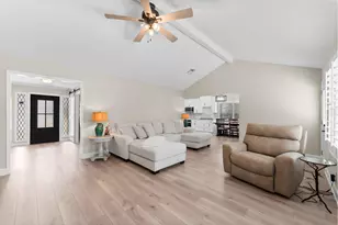 28814 Holly Hill Dr, Shenandoah, TX 77381 - Photo 6