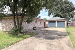 350 S Amherst Dr, West Columbia, TX 77486 - Photo 4