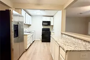 4422 Mallow St, Houston, TX 77051 - Photo 4