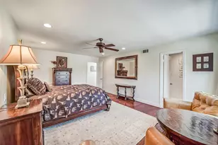 2011 Canongate Dr, Houston, TX 77056 - Photo 20