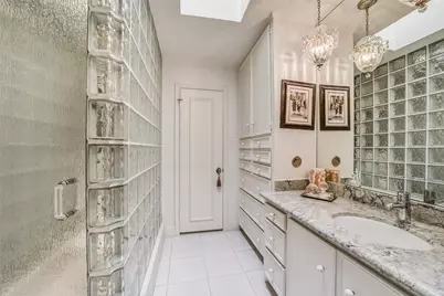 2011 Canongate Drive, Houston, TX 77056 - Photo 14