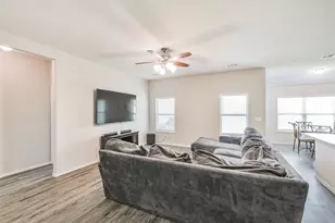 21054 Wenze Ln, New Caney, TX 77357 - Photo 6
