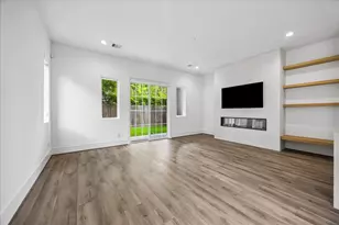 4211 Nichols St, Houston, TX 77020 - Photo 2