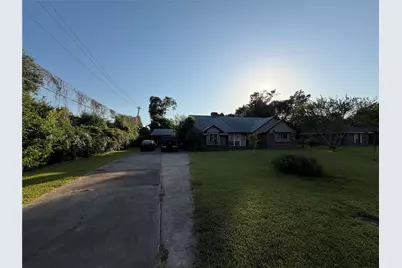 401 Southern Oaks Drive, Lake Jackson, TX 77566 - Photo 10