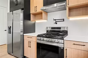 2409 Stuart St, Houston, TX 77004 - Photo 12