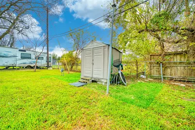 4931 Mercedes Lane, Houston, TX 77022 - Photo 28