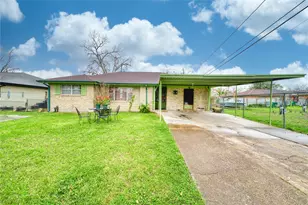 4931 Mercedes Ln, Houston, TX 77022 - Photo 2