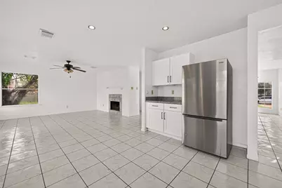 8202 Worthington Dr, Houston, TX 77083 - Photo 18