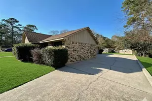 206 Verna St, Jasper, TX 75951 - Photo 2