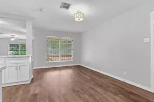 5747 Thrush Dr, Houston, TX 77033 - Photo 10