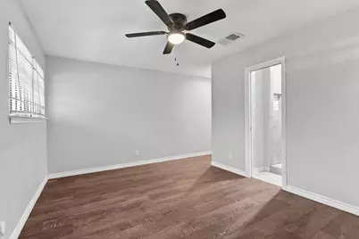 5747 Thrush Drive, Houston, TX 77033 - Photo 34