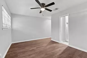 5747 Thrush Dr, Houston, TX 77033 - Photo 34