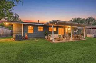 5747 Thrush Dr, Houston, TX 77033 - Photo 40