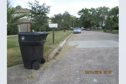 10834 Sugar Hill Drive #B, Houston, TX 77042 - Photo 2