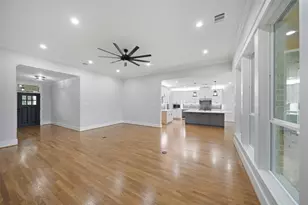 8025 Cedel Dr, Houston, TX 77055 - Photo 32