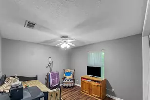 1015 Mitchell St, Sour Lake, TX 77659 - Photo 10