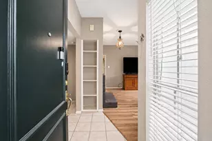 2100 Tanglewilde St, Houston, TX 77063 - Photo 8