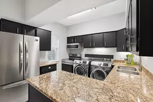 2100 Tanglewilde St, Houston, TX 77063 - Photo 10