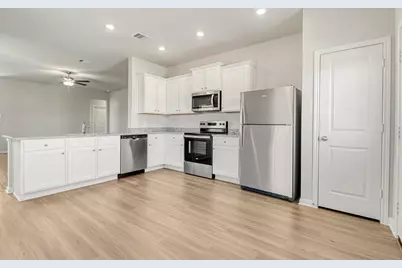 6411 Autumn Equinox Drive, Houston, TX 77048 - Photo 2