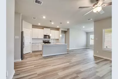 10407 Hermann Trace, Texas City, TX 77591 - Photo 6
