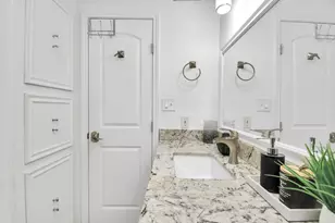 11002 Hammerly Blvd, Houston, TX 77043 - Photo 18