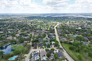 8103 Lake Edge Ct, Houston, TX 77071 - Photo 48