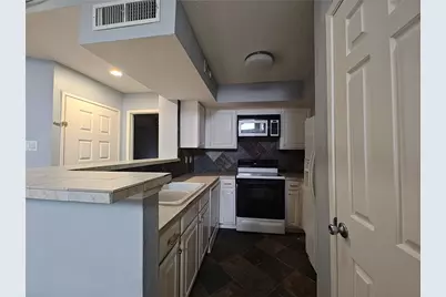 10855 Meadowglen Lane #928, Houston, TX 77042 - Photo 12