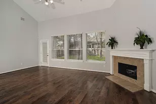 131 S Spinning Wheel Cir, The Woodlands, TX 77382 - Photo 12